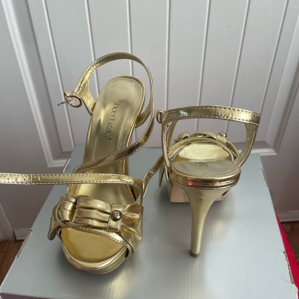 Gold high heels size 6.5